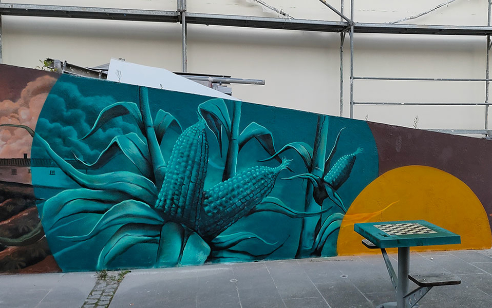 Graffiti sobre Cuba, aparecen unas mazorcas de maíz